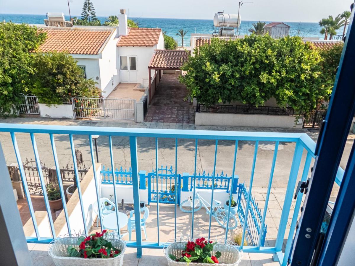 Greek Island Style 2 Bedroom Villa With Pool Next To The Sea Lárnaka Kültér fotó