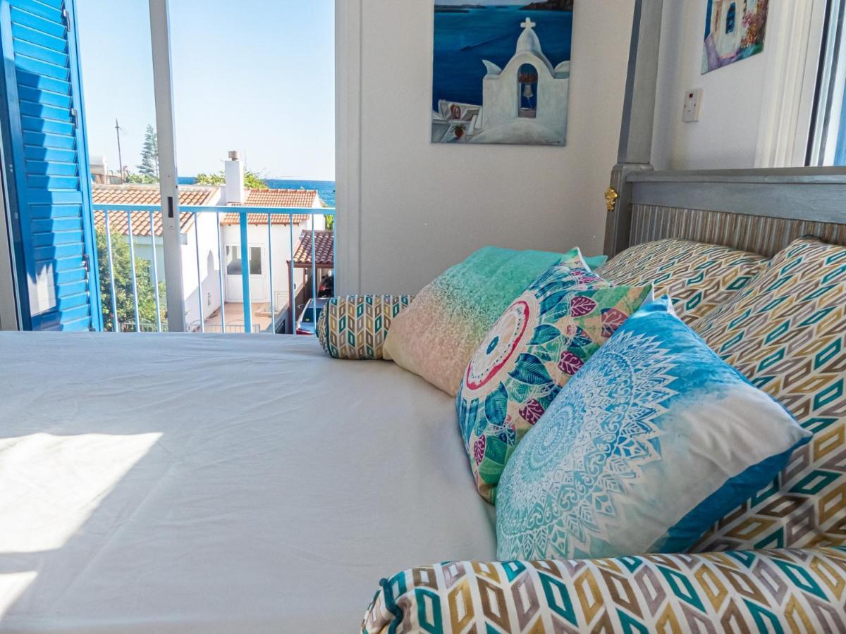 Greek Island Style 2 Bedroom Villa With Pool Next To The Sea Lárnaka Kültér fotó