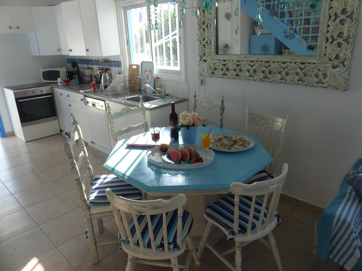 Greek Island Style 2 Bedroom Villa With Pool Next To The Sea Lárnaka Kültér fotó