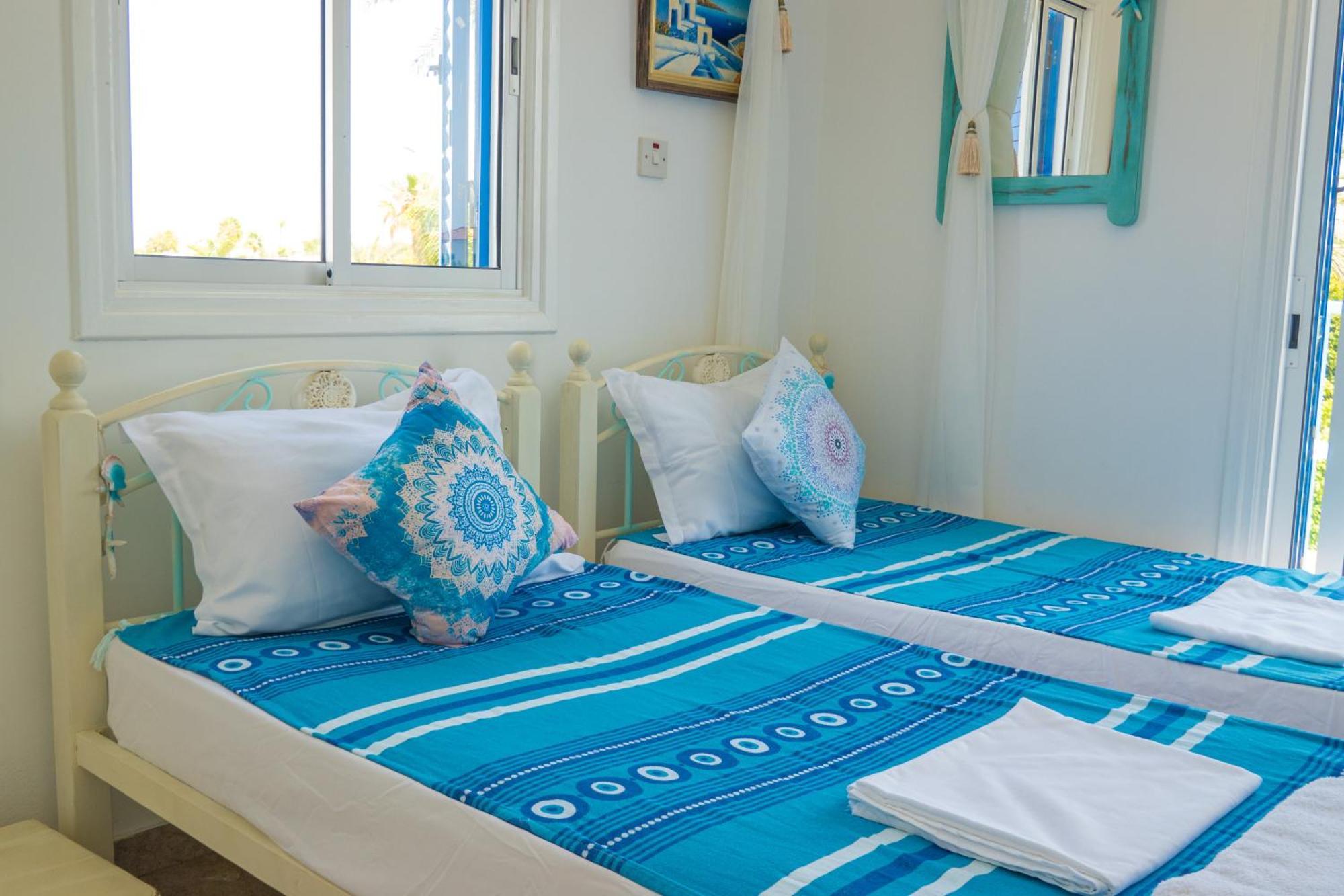 Greek Island Style 2 Bedroom Villa With Pool Next To The Sea Lárnaka Kültér fotó